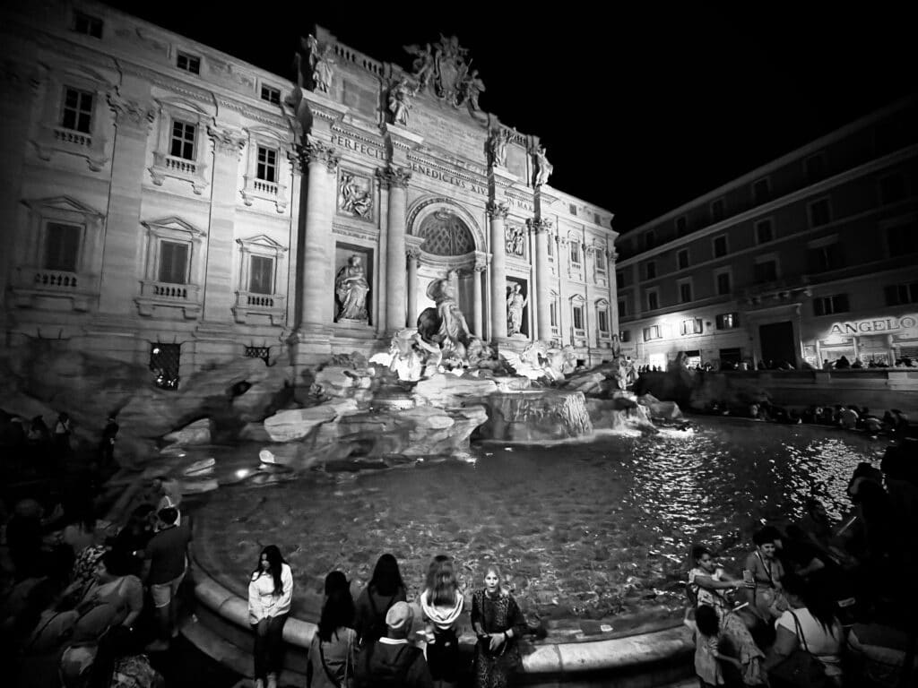 Trevibrunnen bei Nacht